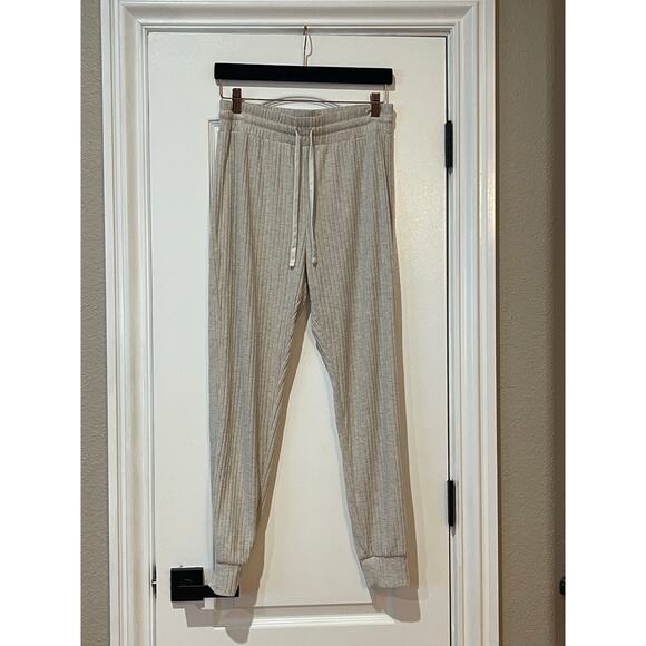 Woman’s Gray Garage Sweatpants Size P / S - Picture 2 of 7